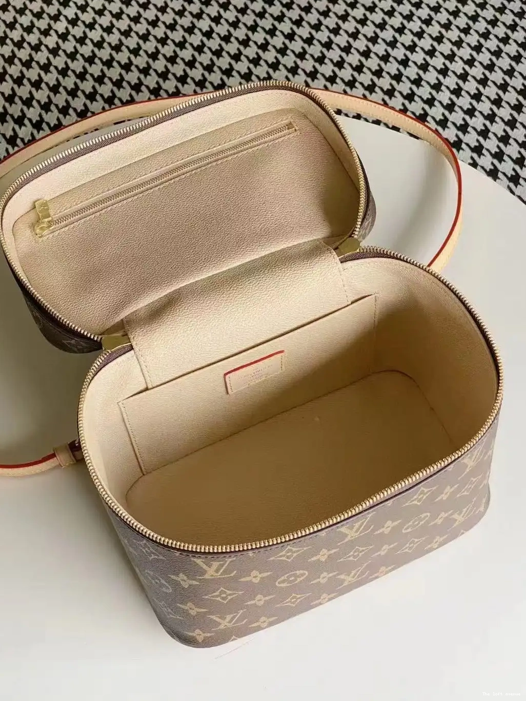 BAG MAKE LV CUSTOM UP VANITY 0503